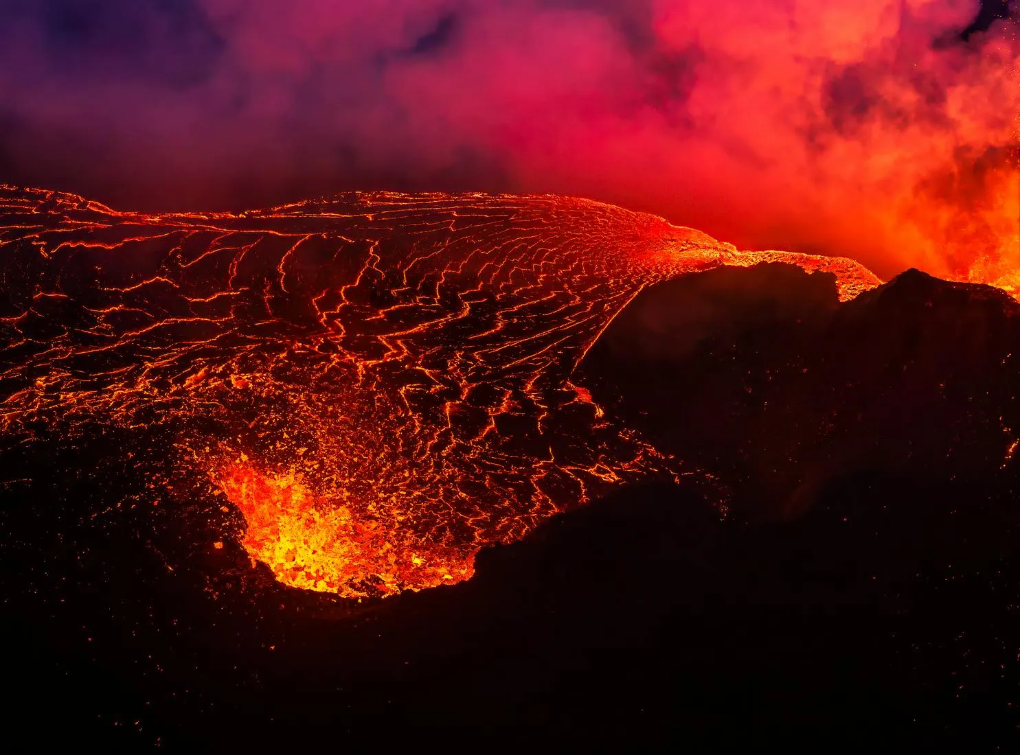 火山爆料频道 - 无限臀山 熔岩喷发实时资讯